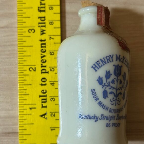 1970’s Vintage Henry Mckenna Bourbon Whisky Miniature Ceramic Jug Bottle - Picture 3 of 14